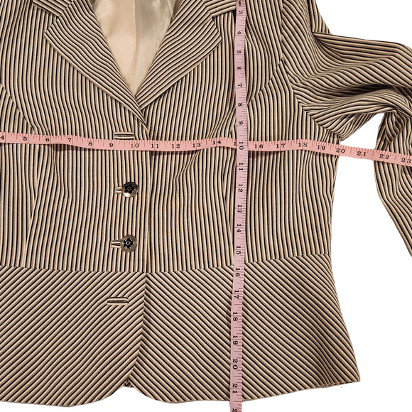 I.E. Petite Black & Lavender Pinstripe Blazer Size 14P - Picture 4 of 7